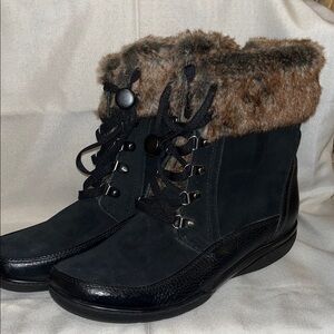 Clarks Women Black Faux Fur Trim Boots